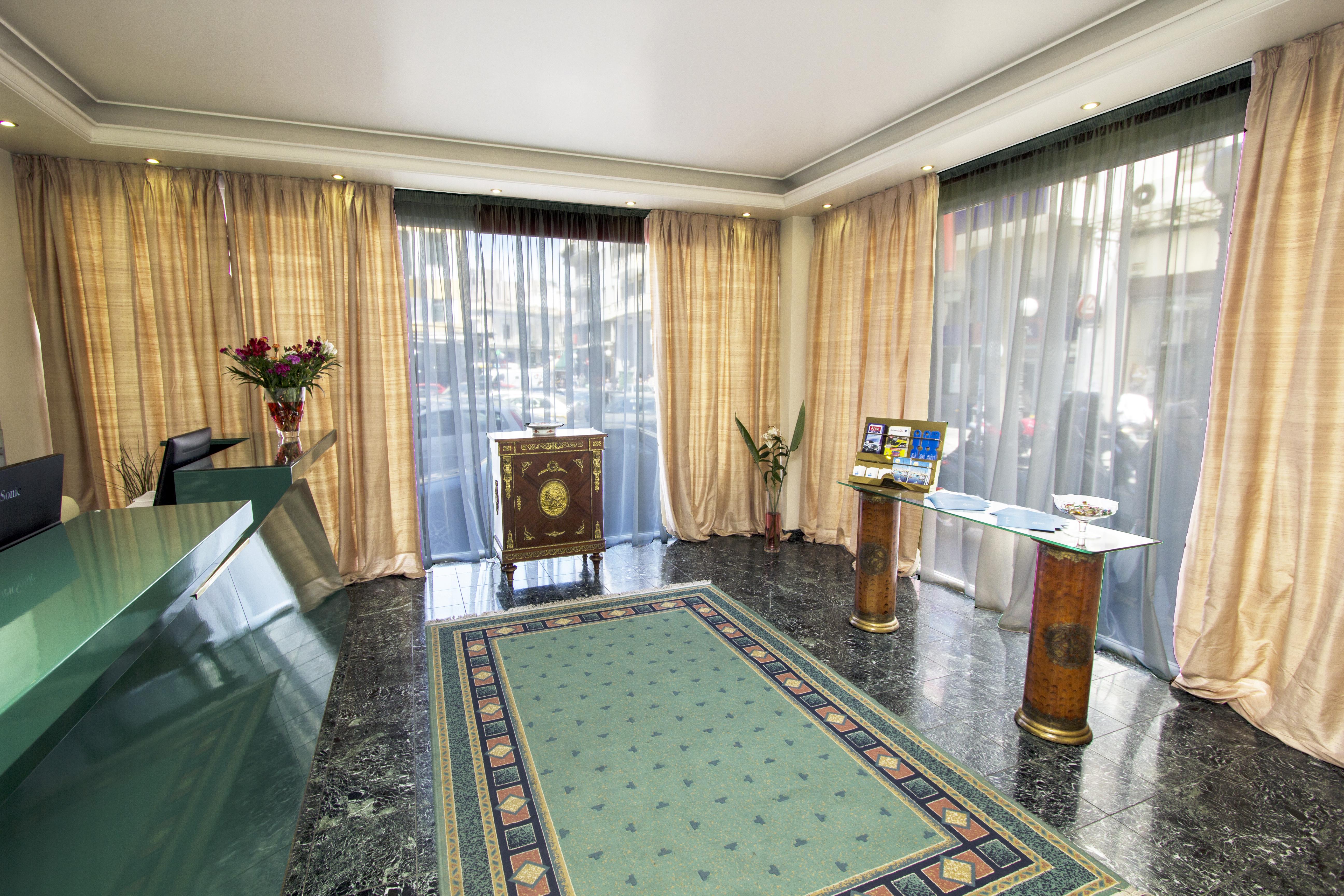 Triton Hotel Piraeus Exterior photo