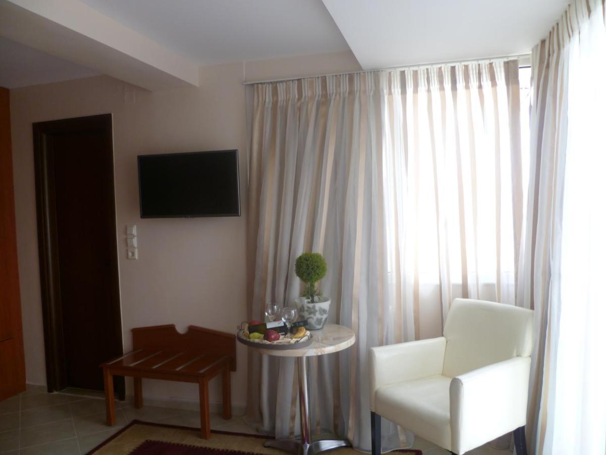 Triton Hotel Piraeus Exterior photo